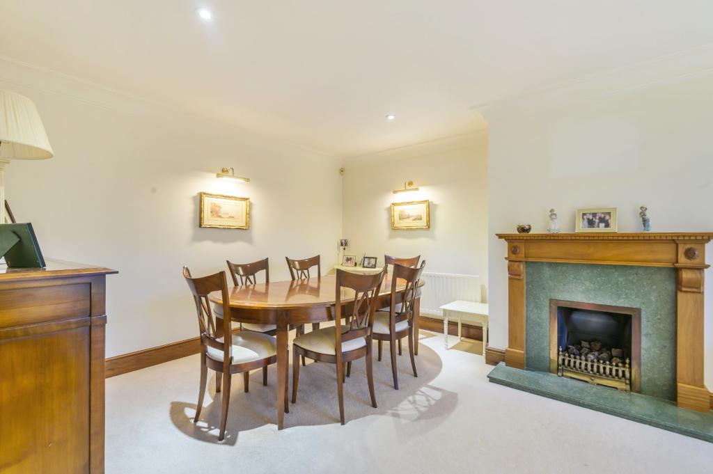 2 bedroom flat for sale in Pyrford Road, Pyrford, GU22