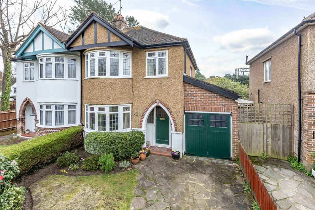 3 bedroom semidetached house for sale in Woodlands Avenue, West