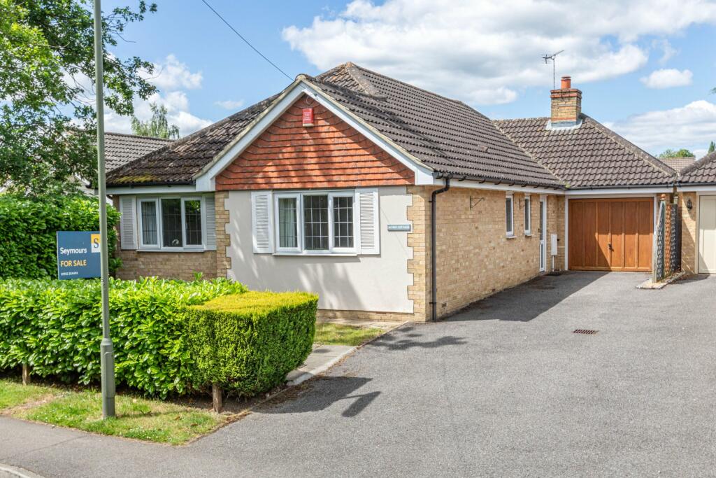 3 bedroom bungalow for sale in Pyrford Road, Pyrford, Surrey, GU22