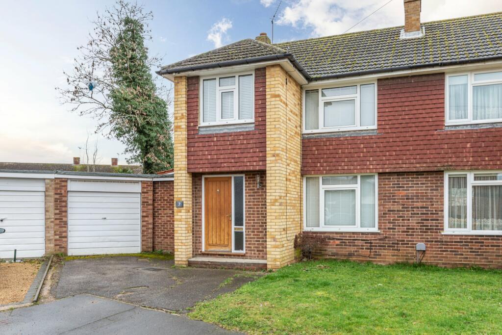 3 bedroom semidetached house for sale in Black Prince Close, Byfleet