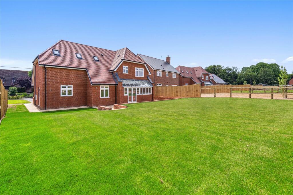 4 bedroom detached house for sale in Kiln Cottage, Oakfields