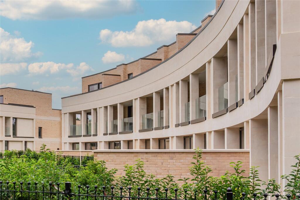 Main image of property: The Crescent, Elms Road, Thame, Oxfordshire, OX9