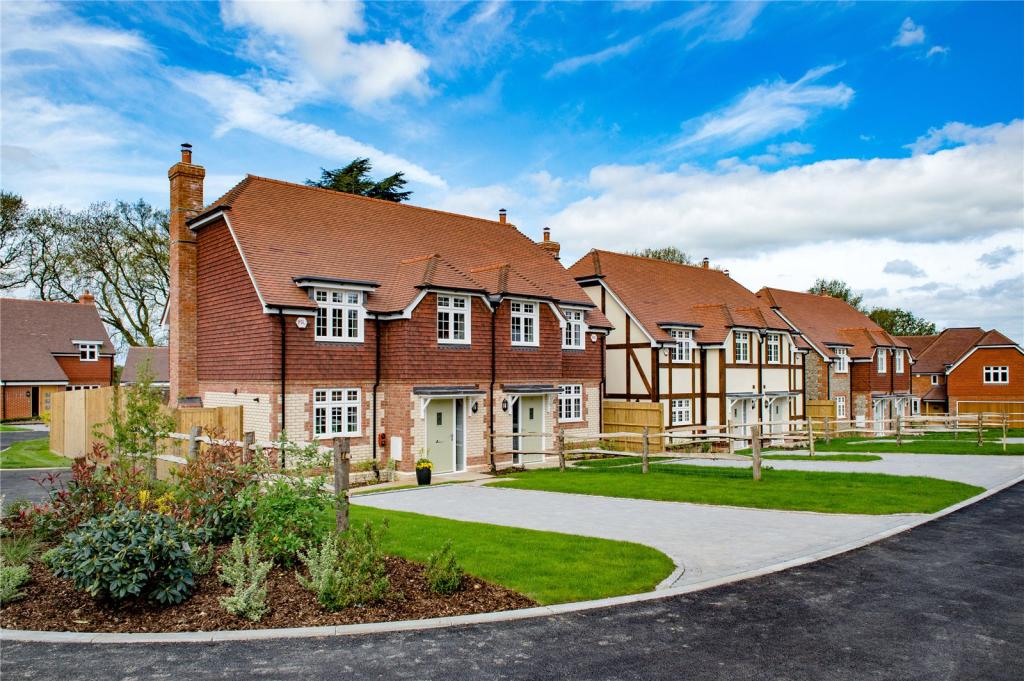 3 bedroom semidetached house for sale in Eden Hall, Stick Hill, Edenbridge, TN8