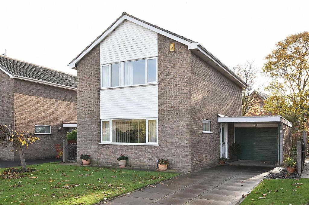 3 bedroom detached house for sale in Mereheath Park, Knutsford, WA16