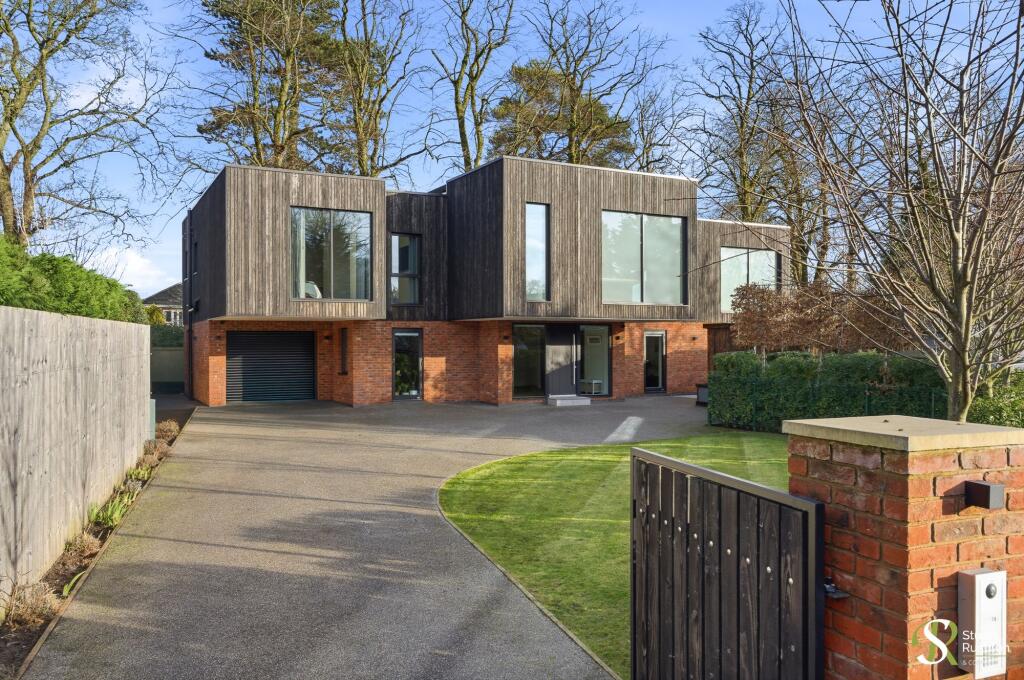 Main image of property: Chelford Road, Knutsford, WA16