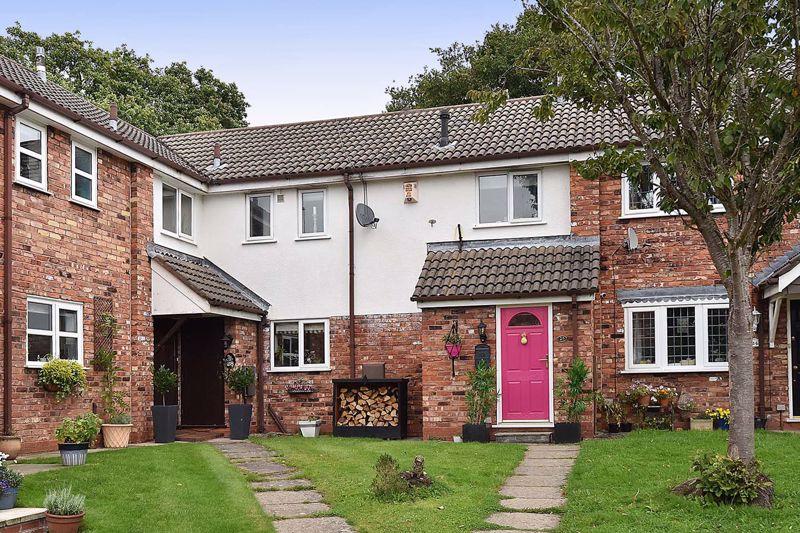 3 bedroom terraced house for sale in Pevensey Drive, Knutsford, WA16