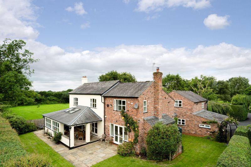 5 bedroom detached house for sale in Paddock Hill, Mobberley, WA16