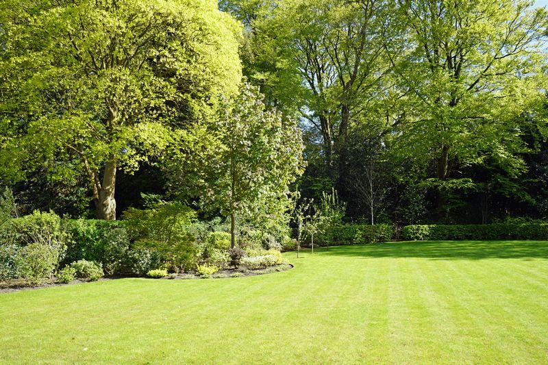 6 bedroom detached house for sale in Fabulous contemporary house in