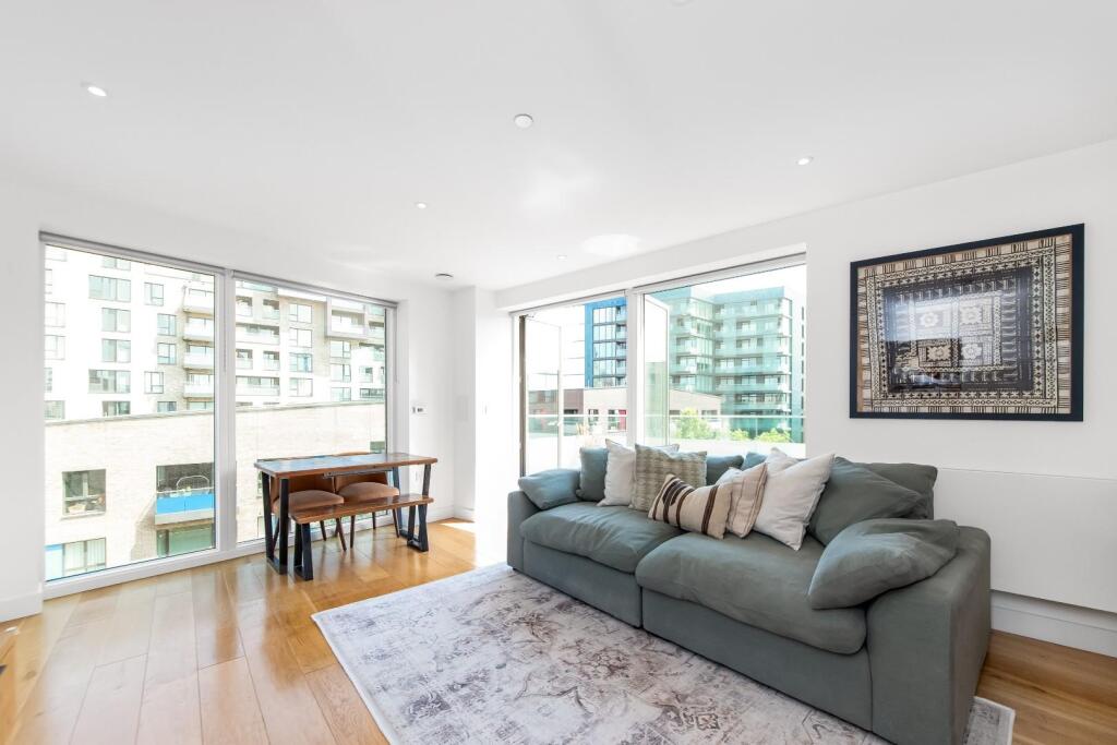 Main image of property: Cochrane Lodge, 5, West Parkside