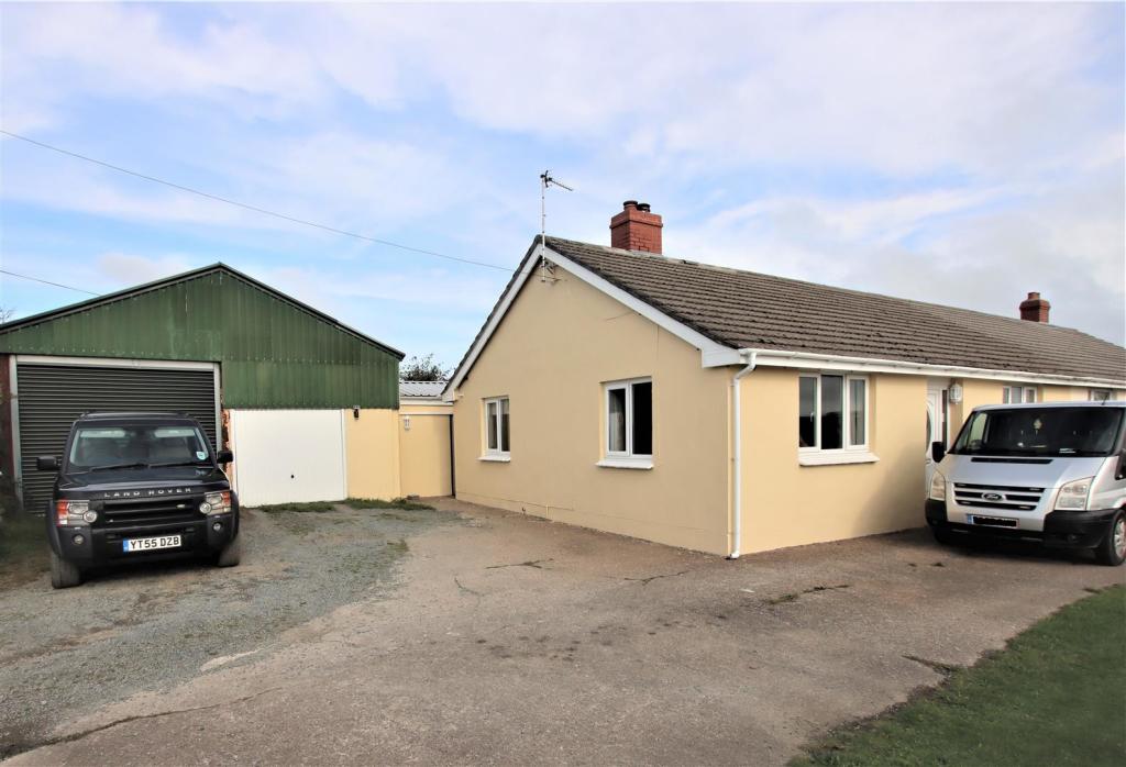 3 bedroom semidetached bungalow for sale in Higher Clovelly, Bideford