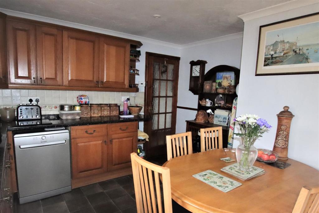 3 bedroom semidetached bungalow for sale in Higher Clovelly, Bideford