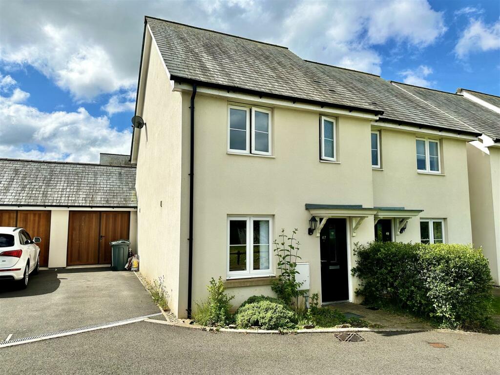 3 bedroom semidetached house for sale in Barracks Road, Fremington