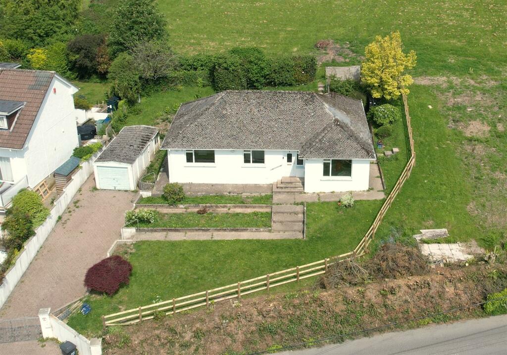 3 bedroom detached bungalow for sale in Goodleigh, EX32