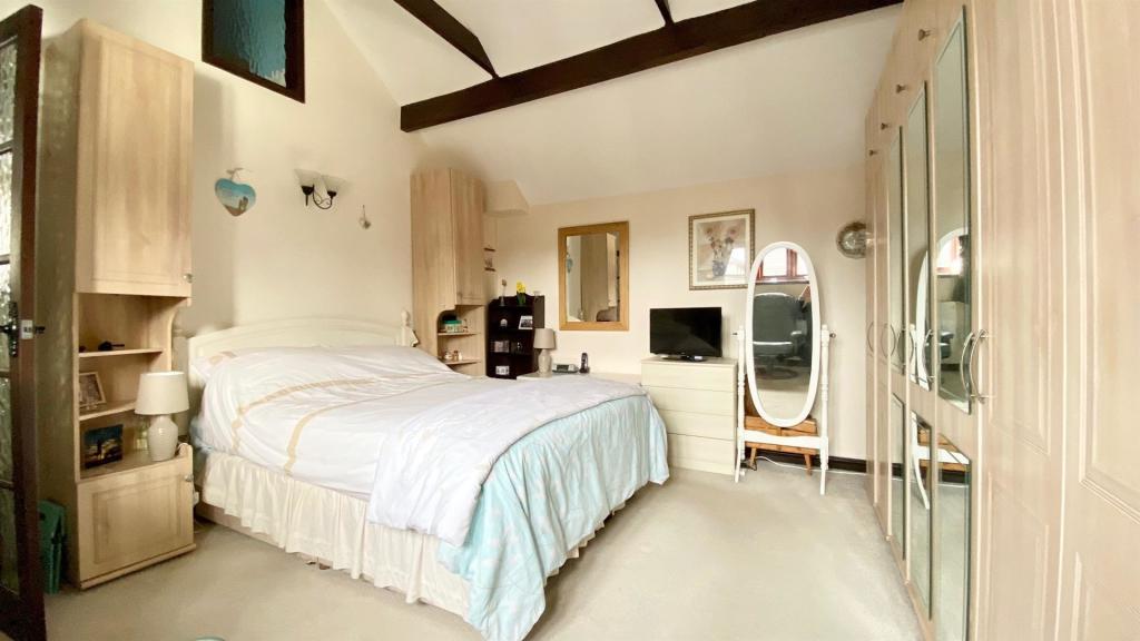 2 bedroom cottage for sale in Nr. Braunton Centre., EX33