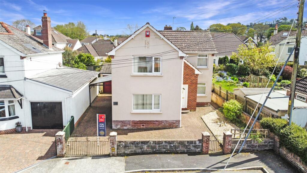 3 bedroom detached house for sale in Burlington Grove, Barnstaple