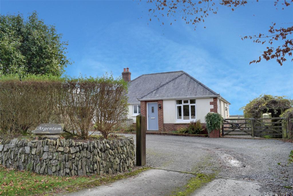 4 bedroom bungalow for sale in Bratton Fleming, Barnstaple, Devon, EX31