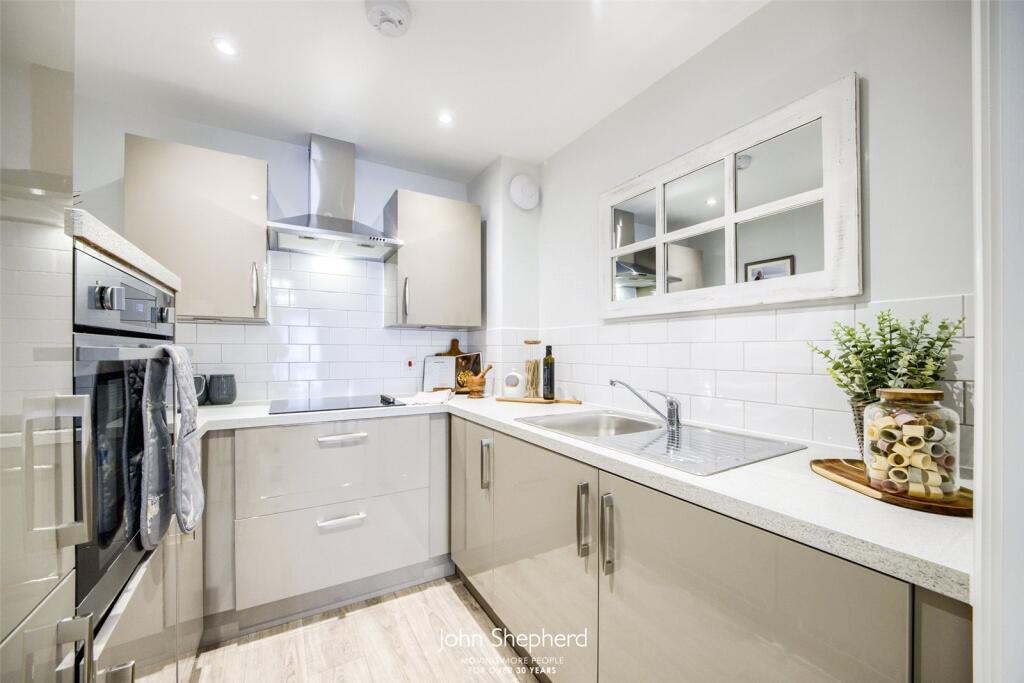 Additional property image - Stratford Road, Shirley, Solihull, West Midlands, B90