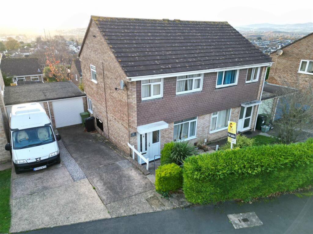 3 bedroom semidetached house for sale in Longfield Avenue