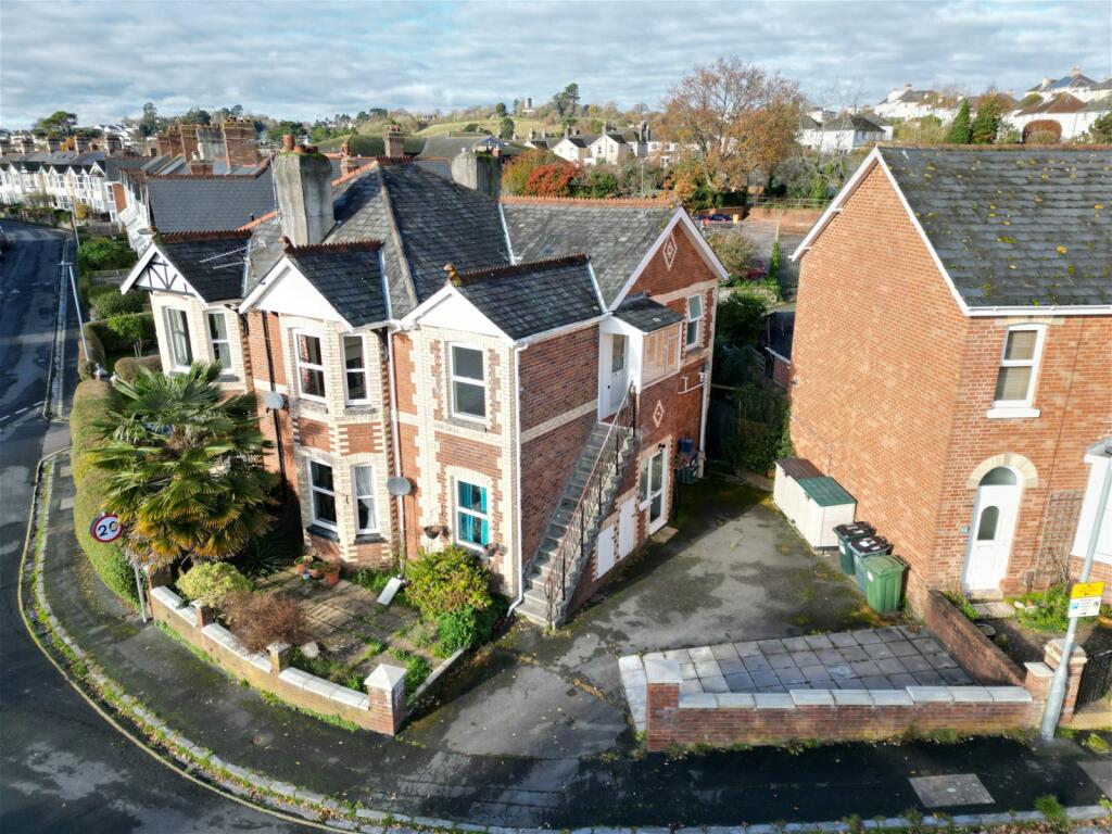 2 bedroom flat for sale in Garston Avenue, Newton Abbot, TQ12