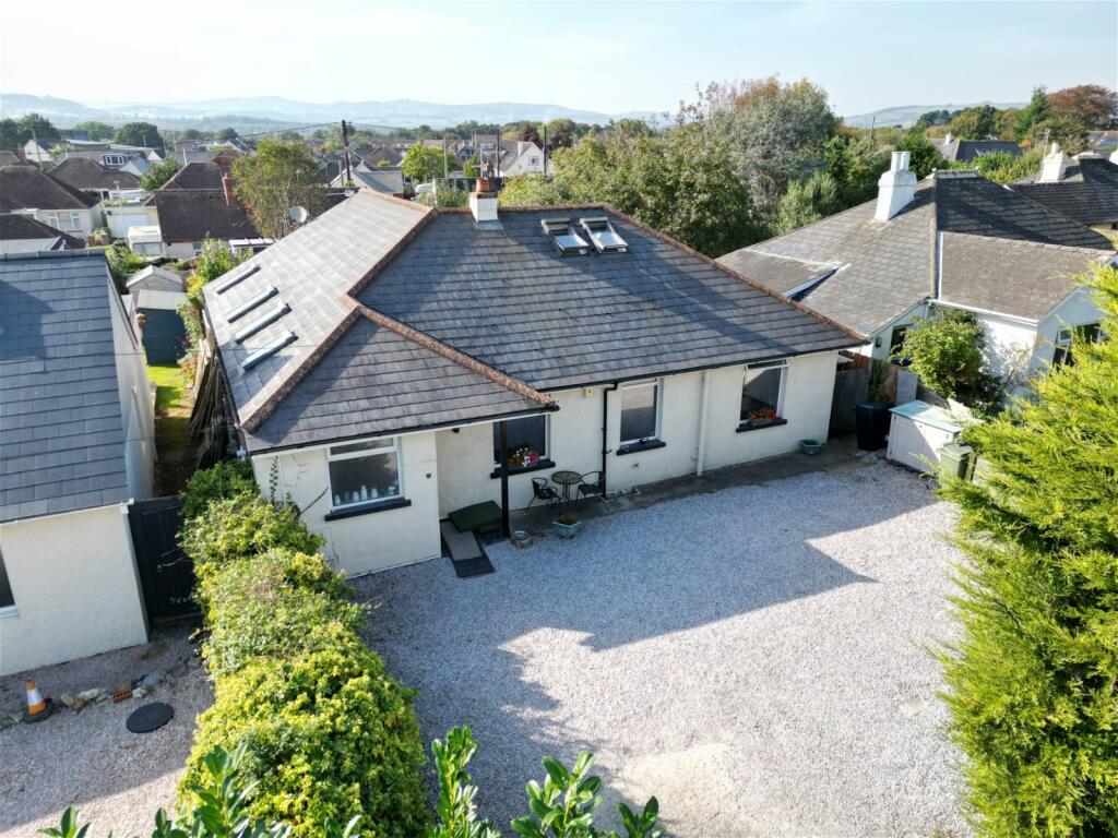 4 bedroom detached bungalow for sale in Exeter Road, Kingsteignton, TQ12