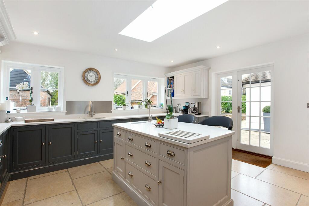Additional property image - Fishpool Street, St. Albans, Hertfordshire, AL3