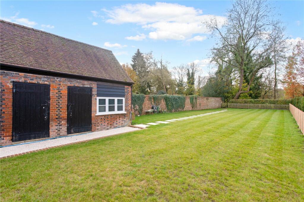 Additional property image - Fishpool Street, St. Albans, Hertfordshire, AL3