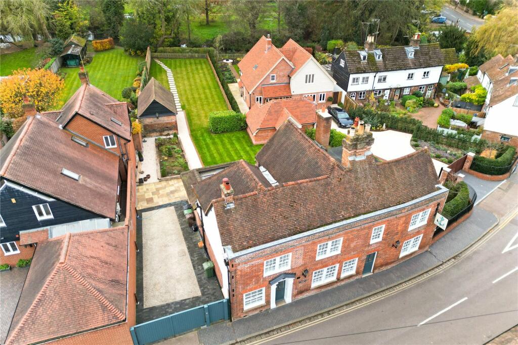 Additional property image - Fishpool Street, St. Albans, Hertfordshire, AL3