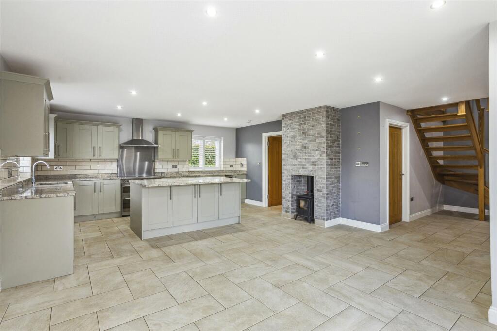 Additional property image - Caddington Common, Markyate, St. Albans, Hertfordshire, AL3