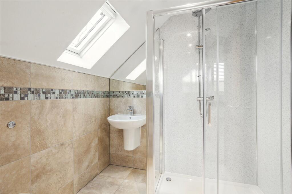 Additional property image - Caddington Common, Markyate, St. Albans, Hertfordshire, AL3