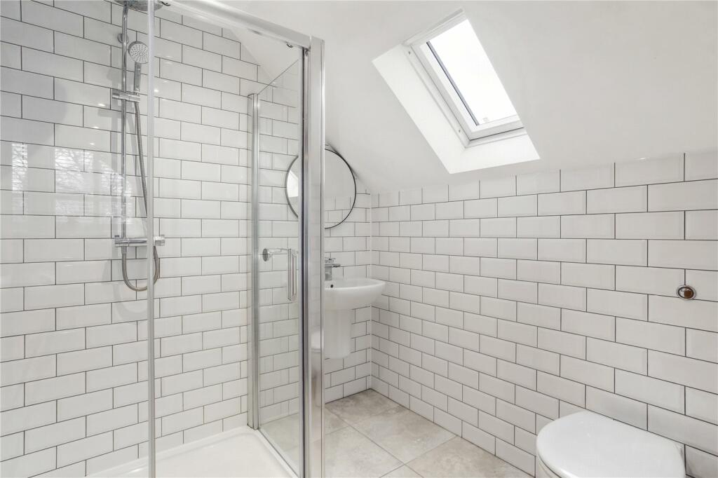 Additional property image - Caddington Common, Markyate, St. Albans, Hertfordshire, AL3