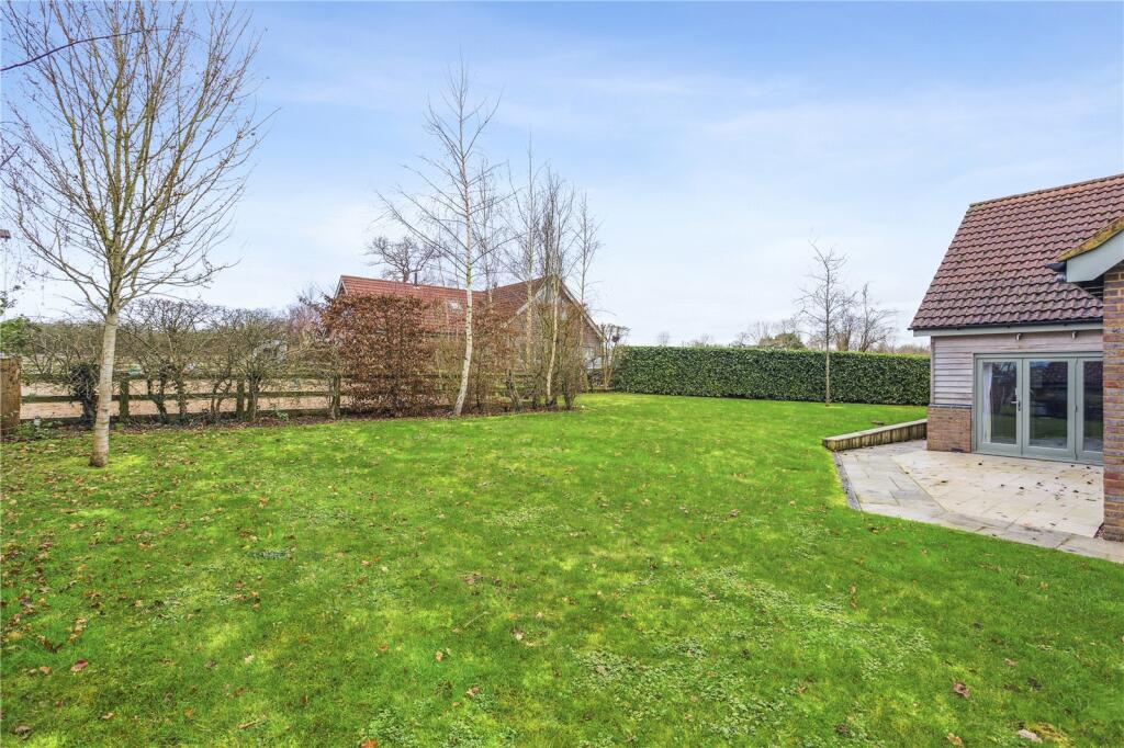 Additional property image - Caddington Common, Markyate, St. Albans, Hertfordshire, AL3