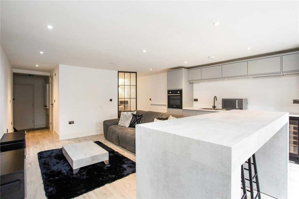 Main image of property: Hatfield Road, St. Albans, Hertfordshire, AL1