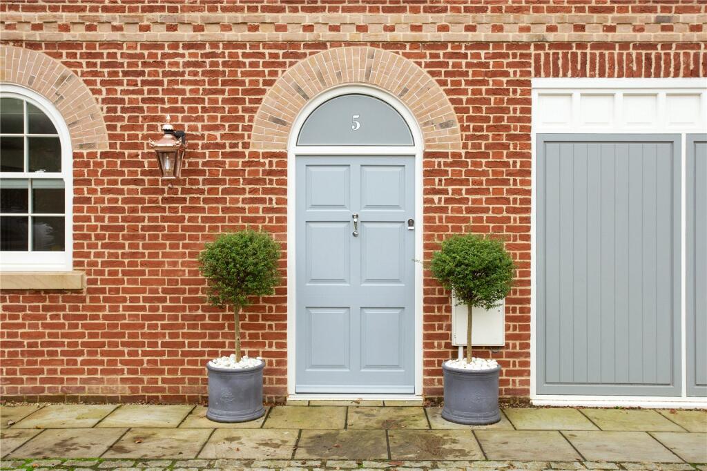 Main image of property: Bowgate Mews, St. Peters Close, St. Albans, Hertfordshire, AL1
