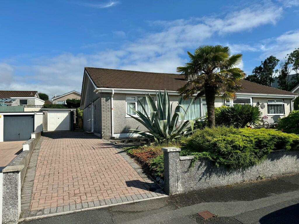 3 bedroom semidetached bungalow for sale in Rothbury Close, Thornbury, PL6