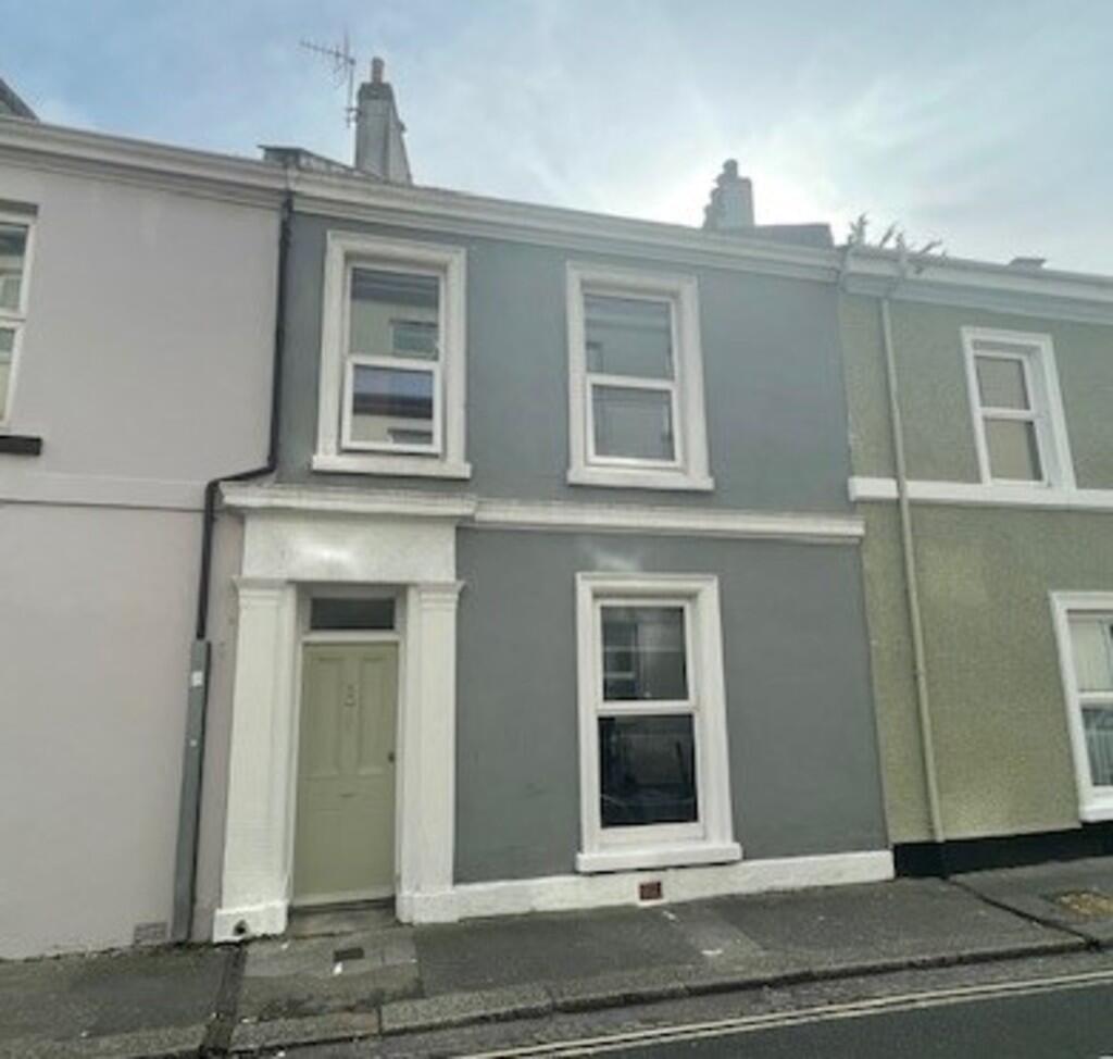 Main image of property: Clifton Place, North Hill, Plymouth. 5 bed FULLY LET student house.