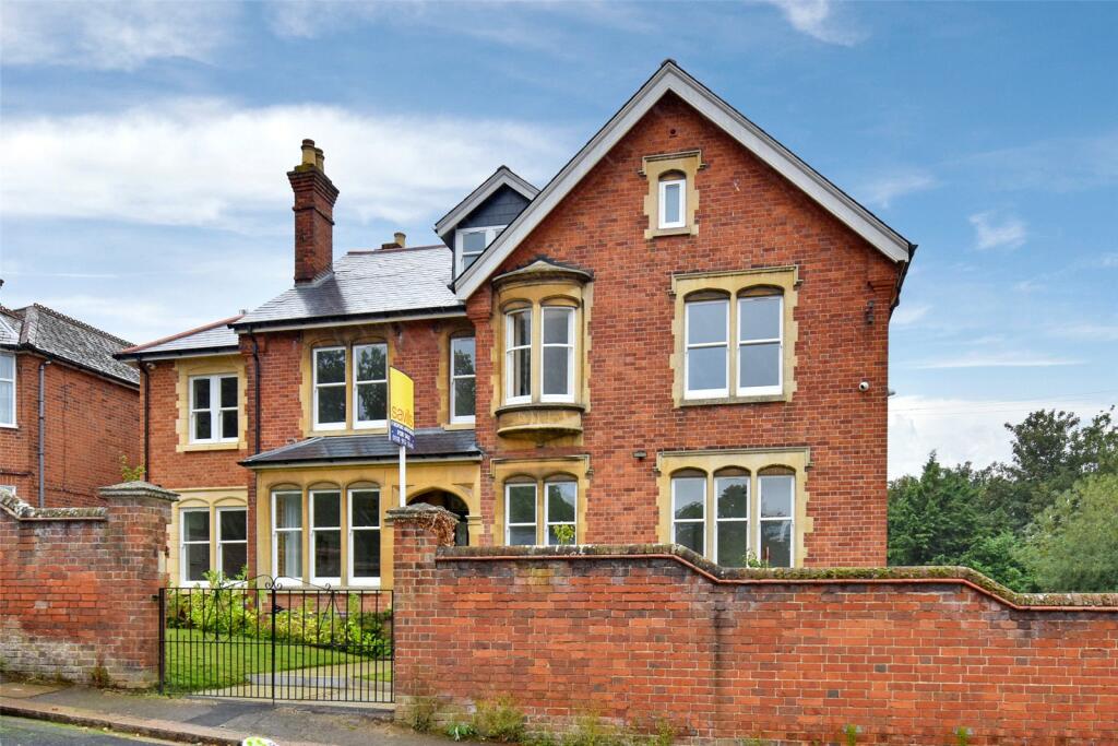 Main image of property: Brunswick Hill House, 39 Brunswick Hill, Reading, RG1