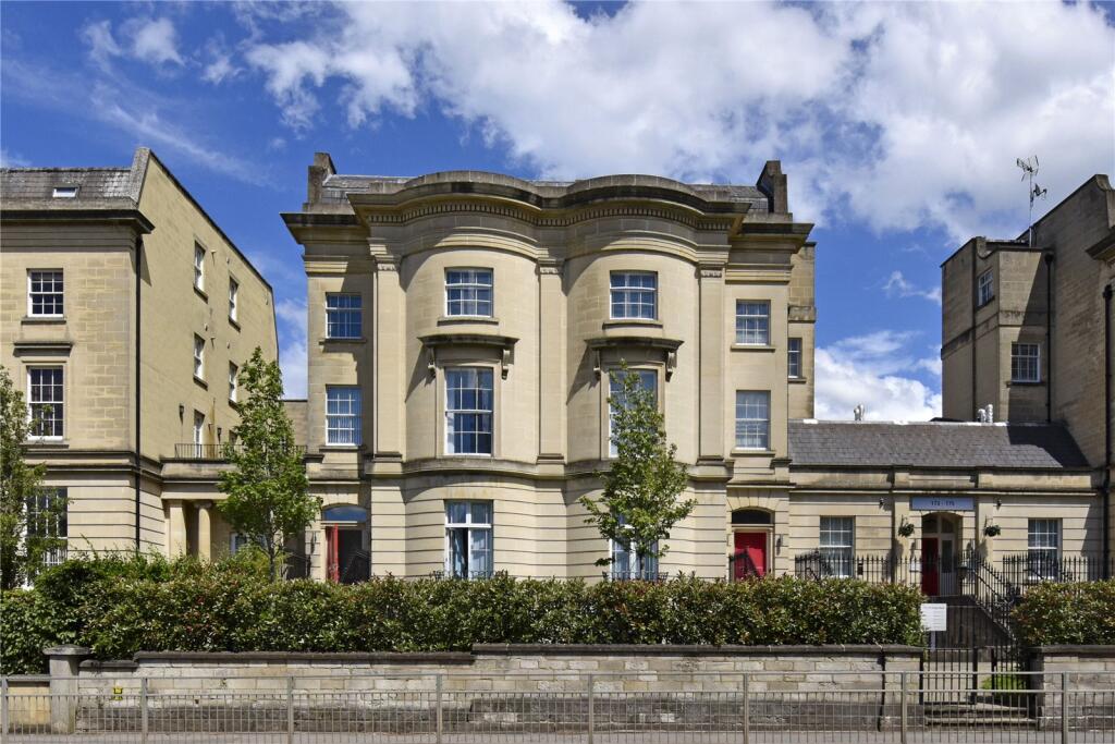 Main image of property: Kings Road, Reading, RG1