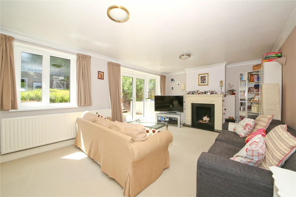 Detached to rent on Pinewood Avenue, Sevenoaks, Kent, TN14