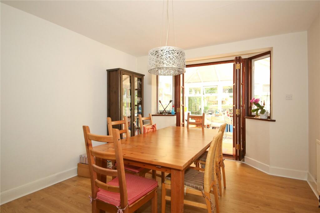 Detached to rent on Pinewood Avenue, Sevenoaks, Kent, TN14