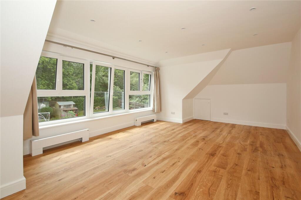 Detached to rent on Pinewood Avenue, Sevenoaks, Kent, TN14