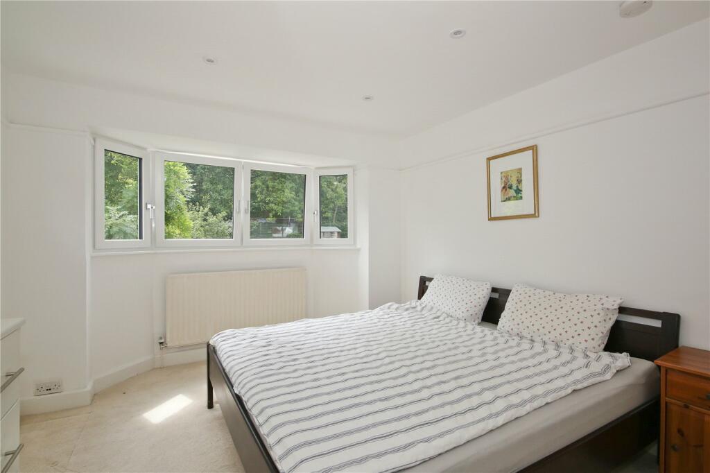 Detached to rent on Pinewood Avenue, Sevenoaks, Kent, TN14