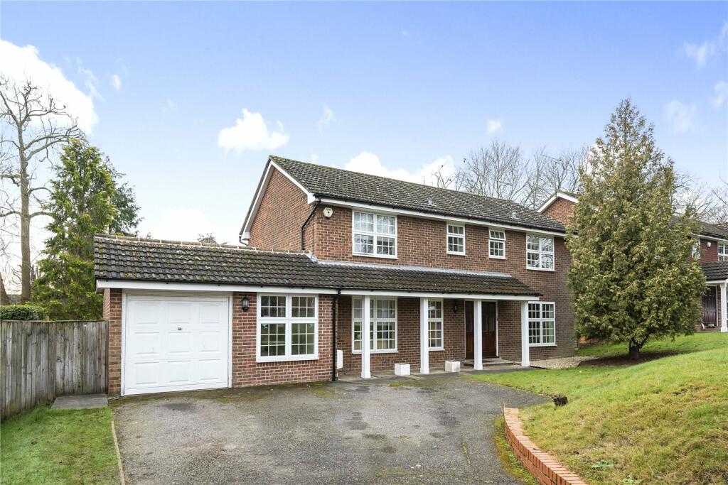 4 bedroom detached house for rent in The Sheilings, Seal, Sevenoaks, Kent, TN15