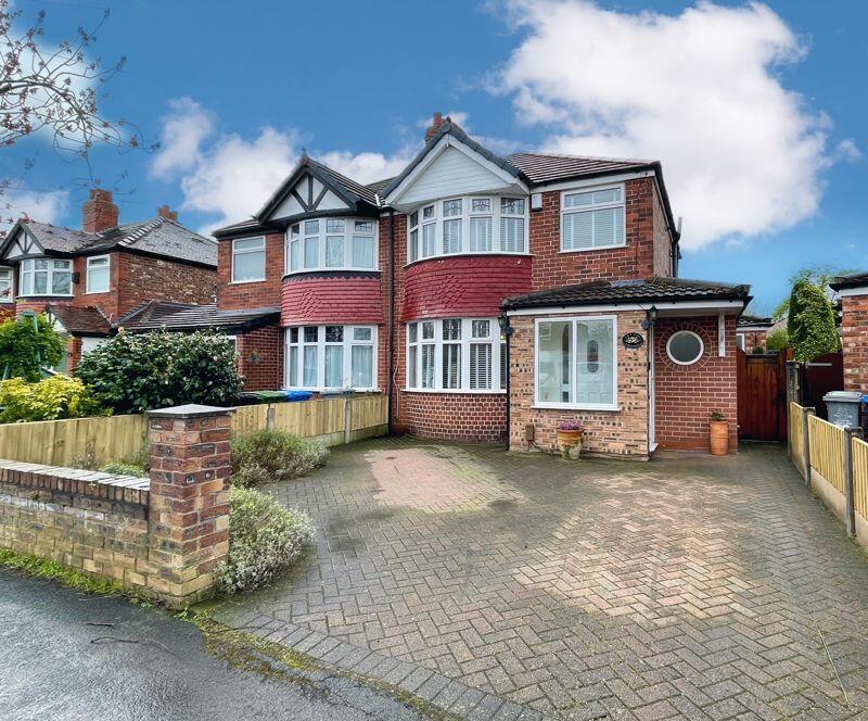 3 bedroom semidetached house for sale in Greenway Road, Timperley , WA15