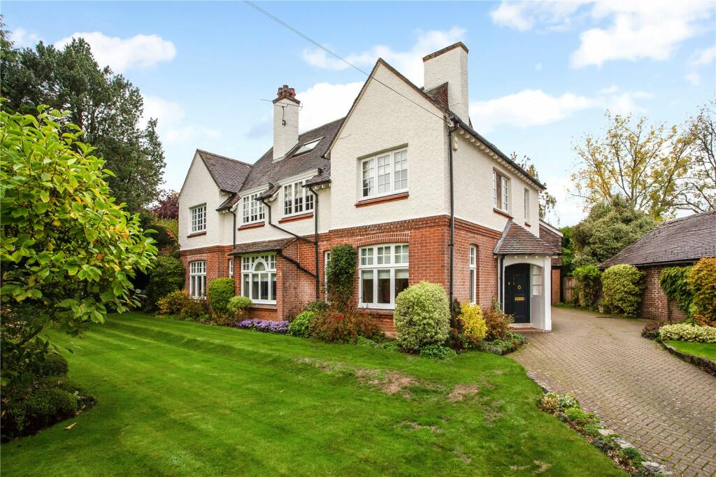 6 bedroom detached house for sale in Courtenay Road, Winchester, Hampshire, SO23