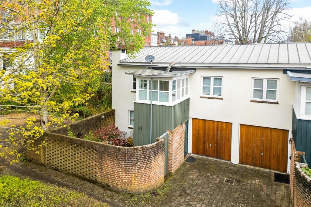 2 bedroom terraced house for sale in St. Thomas Street, Winchester, Hampshire, SO23