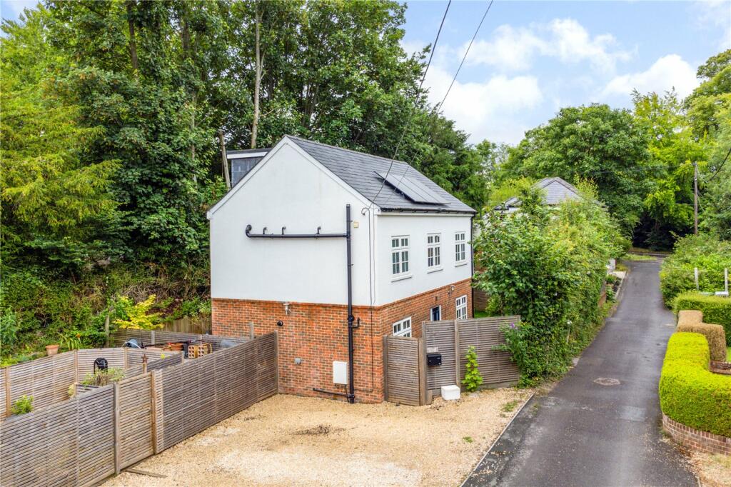 4 bedroom detached house for sale in Mount Pleasant, Kings Worthy