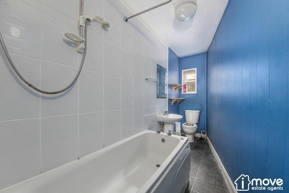 3 bedroom end of terrace house for sale in Colley End Road, Paignton, TQ3