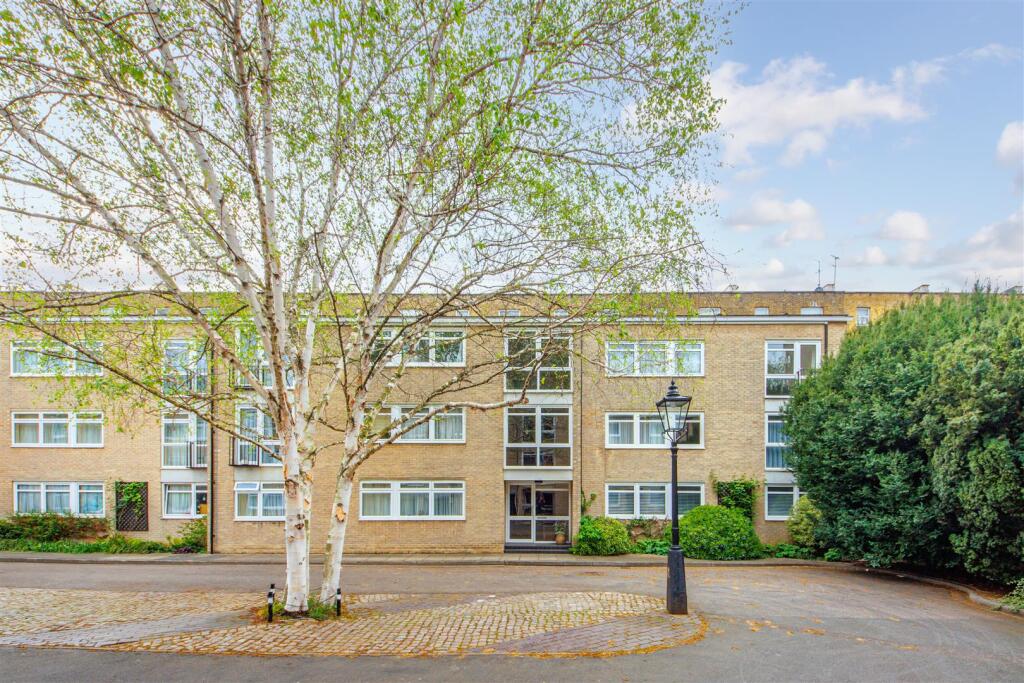 Main image of property: Chester Close South, Regent's Park