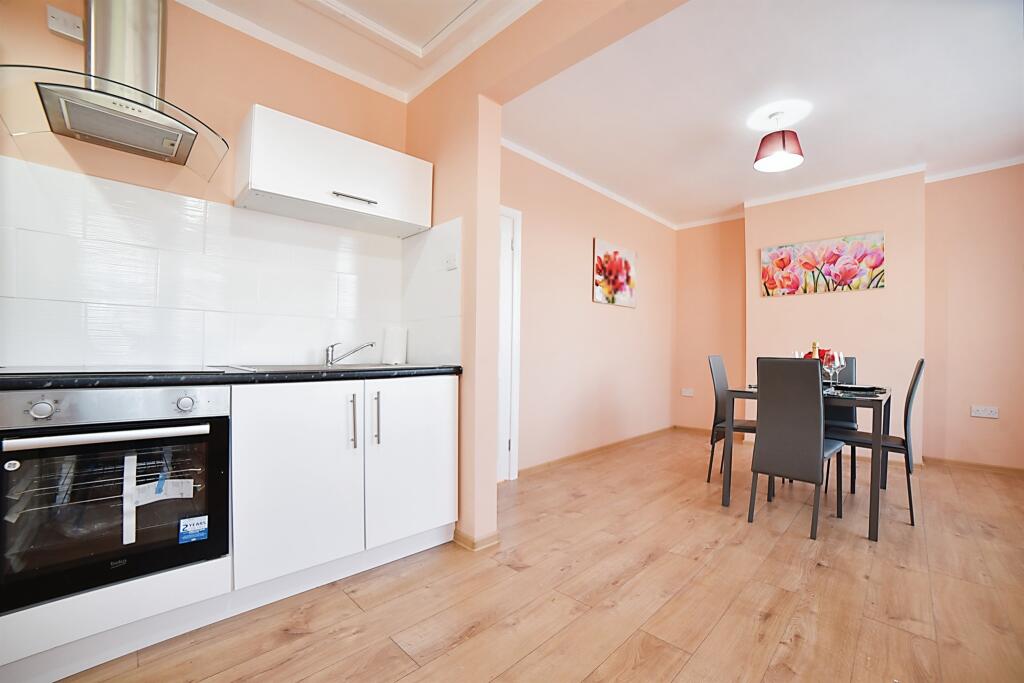 2 bedroom semidetached bungalow for sale in Bramble Avenue, Norwich, NR6