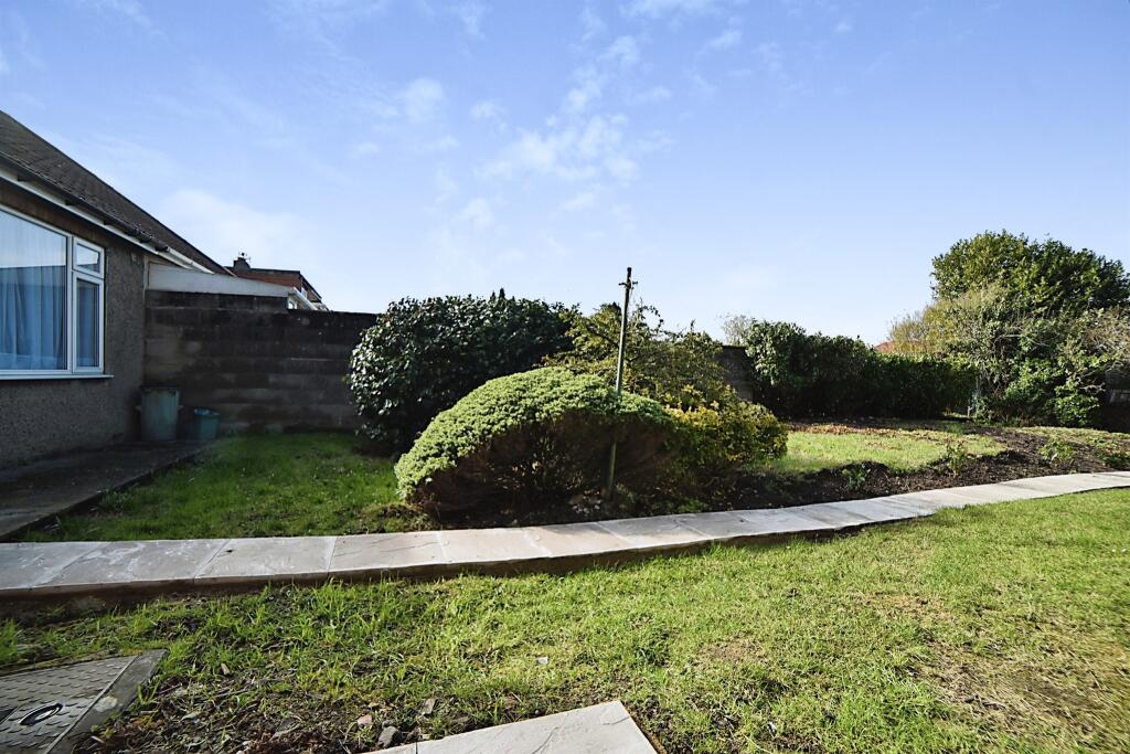 2 bedroom semidetached bungalow for sale in Bramble Avenue, Norwich, NR6